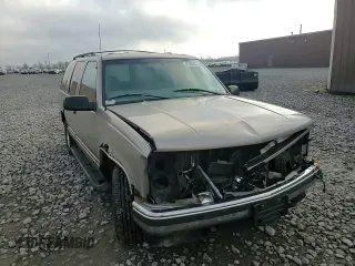 1998 GMC Yukon with VIN 1GKEC13R9WJ715363, listed as a Copart auction lot 81483814 with 186,437 mi miles and Salvage Title. Bid and sale history available at carsss.com. Image 12.