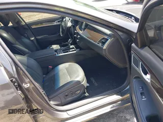 2017 Genesis G80 3.8L с VIN KMHGN4JE3HU205815, выставлен на аукционе IAAI как лот 42256279 с пробегом 111 158 миль миль и . История ставок и продаж доступна на DreamBid. Изображение 5.