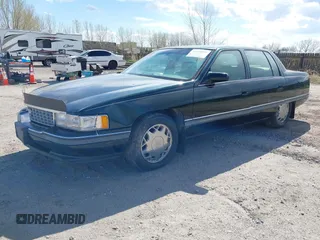1995 Cadillac Concours z VIN 1G6KF52YXSU302434, wystawiony jako IAAI lot #42231281 z przebiegiem 153 236 mil mil oraz . Historia ofert i sprzedaży dostępna na DreamBid. Obrazek 2.