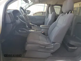 2023 Nissan Frontier S z VIN 1N6ED1CL5PN626787, wystawiony jako Copart lot #57872105 z przebiegiem 41 454 mil mil oraz Czysty tytuł • Clean title. Historia ofert i sprzedaży dostępna na DreamBid. Obrazek 7.