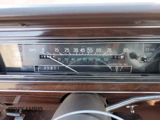 1983 Ford Crown Victoria z VIN 1FABP43F8DZ146309, wystawiony jako Copart lot #43996455 z przebiegiem 99 596 mil mil oraz Szkoda całkowita • Salvage title. Historia ofert i sprzedaży dostępna na DreamBid. Obrazek 9.