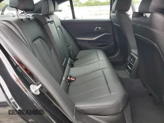 2024 BMW 3 Series 330i z VIN 3MW69FF08R8E46620, wystawiony jako Copart lot #59095945 z przebiegiem 14 609 mil mil oraz Szkoda całkowita • Salvage title. Historia ofert i sprzedaży dostępna na DreamBid. Obrazek 10.
