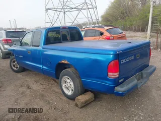 2000 Dodge Dakota with VIN 1B7GL22X8YS774590, listed as a IAAI auction lot 42027035 with 93,092 mi miles and . Bid and sale history available at DreamBid. Image 3.