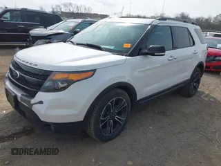 2014 Ford Explorer Sport z VIN 1FM5K8GT3EGB50077, wystawiony jako IAAI lot #41800325 z przebiegiem 147 132 mil mil oraz . Historia ofert i sprzedaży dostępna na DreamBid. Obrazek 2.