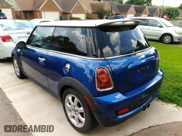 2009 MINI Hardtop S with VIN WMWMF735X9TW80840, listed as a IAAI auction lot 42717130 with 101,073 mi miles and . Bid and sale history available at DreamBid. Image 3.