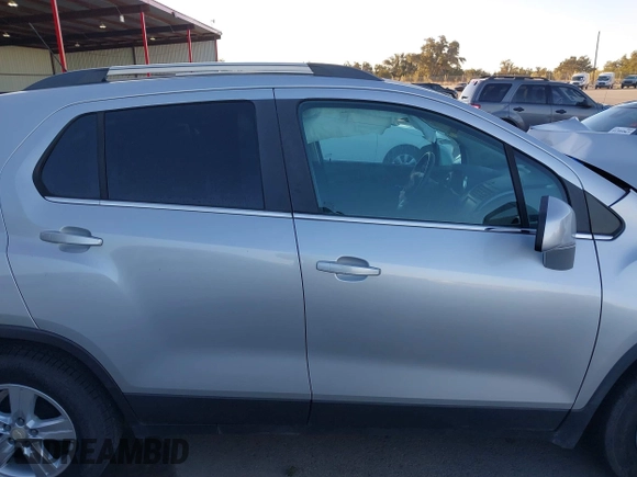 2015 Chevrolet Trax LT with VIN 3GNCJLSB1FL255205, listed as a IAAI auction lot 41392794 with 1 mi miles. Bid and sale history available at carsss.com. Image 13.