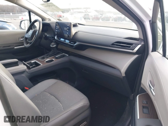 2024 Toyota Sienna XLE with VIN 5TDJSKFC6RS119094, listed as a IAAI auction lot 41434990 with 113,532 mi miles and . Bid and sale history available at DreamBid. Image 5.
