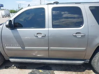 2007 Chevrolet Suburban LTZ with VIN 3GNFK163X7G142655, listed as a IAAI auction lot 42054756 with Not Provided miles. Bid and sale history available at carsss.com. Image 14.