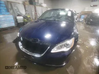 2014 Chrysler 200 Limited z VIN 1C3CCBCG1EN183643, wystawiony jako Copart lot #89395065 z przebiegiem 87 625 mil mil oraz Szkody całkowita. Historia ofert i sprzedaży dostępna na DreamBid. Obrazek 13.