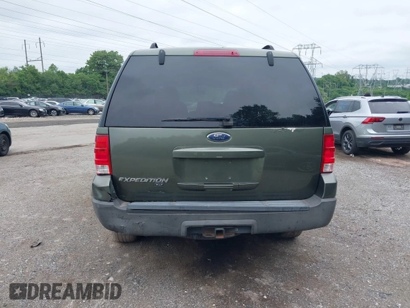 2005 Ford Expedition Special Service с VIN 1FMPU16575LB01825, выставлен на аукционе IAAI как лот 42335134 с пробегом 130 788 миль миль и . История ставок и продаж доступна на DreamBid. Изображение 17.