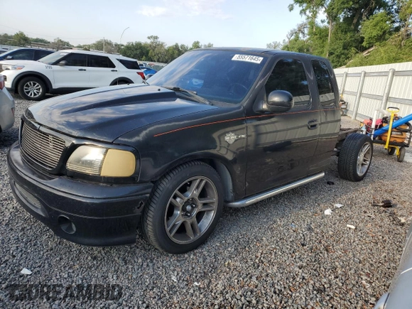 2000 Ford F-150 XL with VIN 2FTRX07L1YCA89598, listed as a Copart auction lot 55571645 with 235,923 mi miles and Salvage title. Bid and sale history available at DreamBid. Image 1.