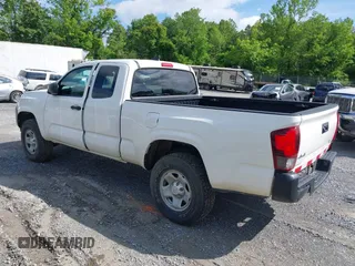 2019 Toyota Tacoma SR z VIN 5TFSX5EN1KX067514, wystawiony jako IAAI lot #42264001 z przebiegiem 179 048 mil mil oraz . Historia ofert i sprzedaży dostępna na DreamBid. Obrazek 3.