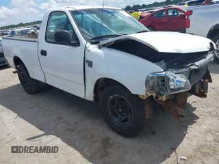 2002 Ford F-150 XL z VIN 1FTRF17W02NB05620, wystawiony jako IAAI lot #42565463 z przebiegiem 275 854 mil mil oraz . Historia ofert i sprzedaży dostępna na DreamBid. Obrazek 1.