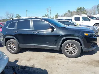 2019 Jeep Cherokee Latitude Plus с VIN 1C4PJMLX0KD233514, выставлен на аукционе IAAI как лот 41758401 с пробегом 99 035 миль миль и . История ставок и продаж доступна на DreamBid. Изображение 13.