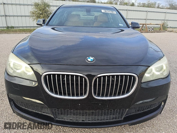 2013 BMW 7 Series 740Li with VIN WBAYE4C57DDW22531, listed as a Copart auction lot 81522614 with 174,441 mi miles and Clean title. Bid and sale history available at DreamBid. Image 5.