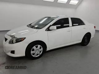 2010 Toyota Corolla z VIN 1NXBU4EE2AZ275691, wystawiony jako Copart lot #58073165 z przebiegiem 215 692 mil mil oraz Czysty tytuł • Clean title. Historia ofert i sprzedaży dostępna na DreamBid. Obrazek 1.