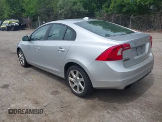 2014 Volvo S60 T5 z VIN YV1612FH2E1285649, wystawiony jako IAAI lot #42371884 z przebiegiem 220 470 mil mil oraz . Historia ofert i sprzedaży dostępna na DreamBid. Obrazek 3.