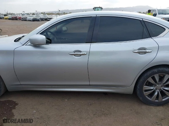 2013 Infiniti M37 with VIN JN1BY1AP8DM511461, listed as a IAAI auction lot 41545936 with 189,475 mi miles. Bid and sale history available at carsss.com. Image 14.