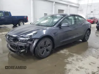 2023 Tesla Model 3 z VIN 5YJ3E1EA6PF655555, wystawiony jako Copart lot #58616695 z przebiegiem 33 667 mil mil oraz Szkoda całkowita • Salvage title. Historia ofert i sprzedaży dostępna na DreamBid. Obrazek 1.
