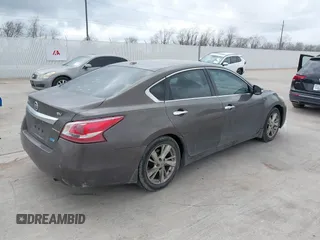 2013 Nissan Altima SV with VIN 1N4AL3AP8DN583103, listed as a IAAI auction lot 41698735 with 183,188 mi miles and . Bid and sale history available at carsss.com. Image 4.