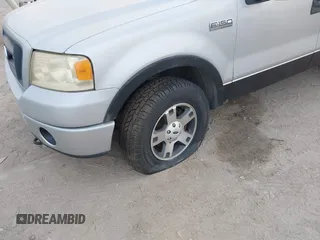 2006 Ford F-150 XLT with VIN 1FTPW14536FA32620, listed as a IAAI auction lot 40954768 with 194,303 mi miles. Bid and sale history available at carsss.com. Image 12.