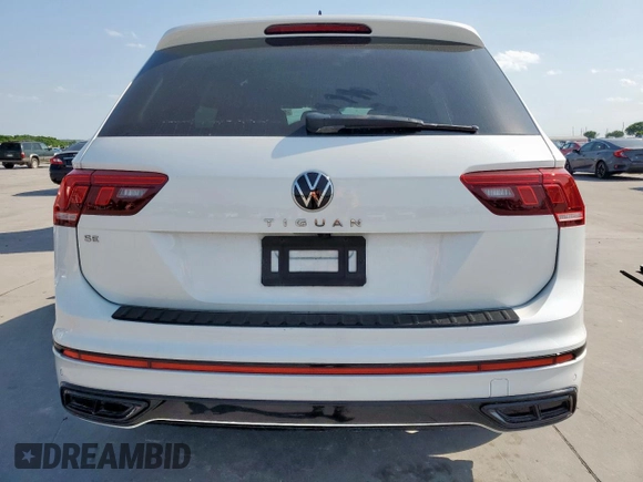 2022 Volkswagen Tiguan SE R-Line Black z VIN 3VVCB7AX0NM161028, wystawiony jako Copart lot #52976305 z przebiegiem 21 938 mil mil oraz Szkoda całkowita • Salvage title. Historia ofert i sprzedaży dostępna na DreamBid. Obrazek 6.