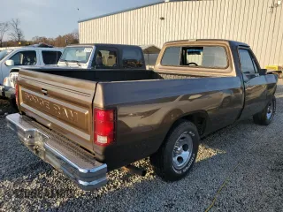 1988 Dodge D/W 100 with VIN 1B7FD04XXJS678038, listed as a Copart auction lot 84737964 with 19,276 mi miles and Salvage Title. Bid and sale history available at carsss.com. Image 3.