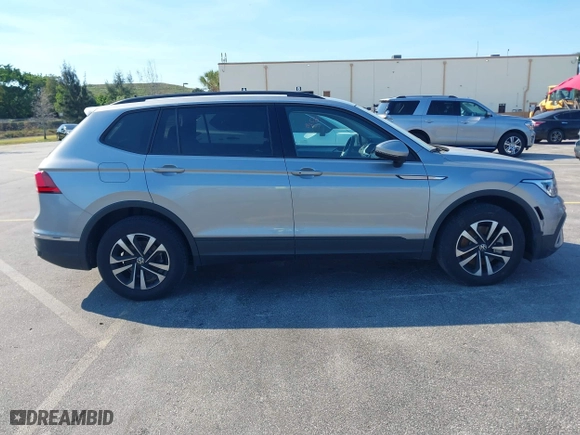 2024 Volkswagen Tiguan S with VIN 3VVRB7AX6RM030444, listed as a IAAI auction lot 41757576 with 41,717 mi miles. Bid and sale history available at carsss.com. Image 12.
