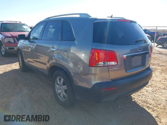 2013 Kia Sorento LX with VIN 5XYKTDA20DG346430, listed as a IAAI auction lot 41325629 with 166,263 mi miles. Bid and sale history available at carsss.com. Image 3.