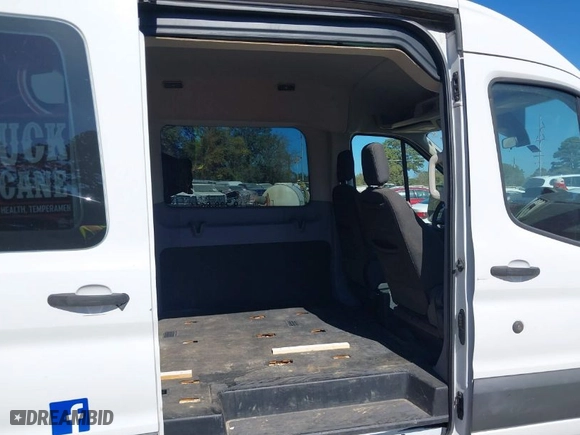 2017 Ford Transit Wagon XL with VIN 1FBAX2CM8HKA37666, listed as a IAAI auction lot 40636497 with 164,713 mi miles. Bid and sale history available at carsss.com. Image 8.