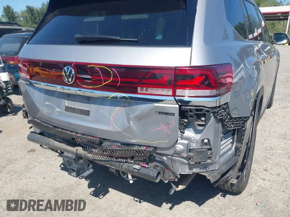 2024 Volkswagen Atlas SE with VIN 1V2HR2CA9RC531636, listed as a IAAI auction lot 42757784 with 40,257 mi miles and . Bid and sale history available at DreamBid. Image 6.