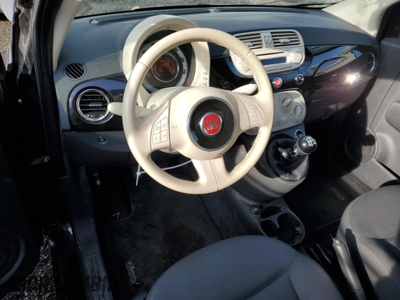2013 FIAT 500 Pop z VIN 3C3CFFAR7DT575348, wystawiony jako Copart lot #83894414 z przebiegiem 75 774 mil mil oraz Czysty tytuł • Clean title. Historia ofert i sprzedaży dostępna na DreamBid. Obrazek 8.
