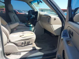2004 Chevrolet Suburban Z71 z VIN 3GNFK16Z14G122679, wystawiony jako IAAI lot #41979958 z przebiegiem 238 912 mil mil oraz . Historia ofert i sprzedaży dostępna na DreamBid. Obrazek 5.