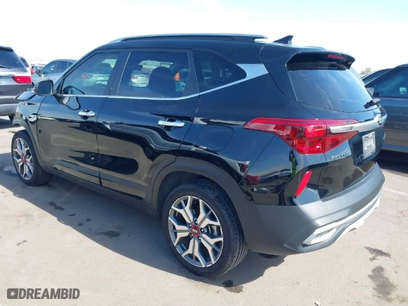 2021 Kia Seltos SX with VIN KNDETCA20M7183363, listed as a IAAI auction lot 41544693 with 42217 miles. Bid and sale history available at carsss.com. Image 3.