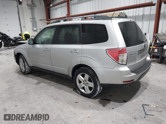 2010 Subaru Forester 2.5X Premium with VIN JF2SH6CC0AG901423, listed as a IAAI auction lot 41341467 with 119,109 mi miles. Bid and sale history available at carsss.com. Image 3.