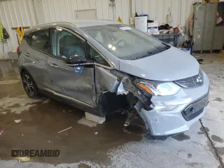2021 Chevrolet Bolt EV Premier z VIN 1G1FZ6S06M4106959, wystawiony jako Copart lot #55981405 z przebiegiem Nie podano mil oraz Nie do naprawy. Historia ofert i sprzedaży dostępna na DreamBid. Obrazek 4.