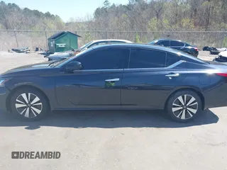 2019 Nissan Altima 2.5 Platinum with VIN 1N4BL4FV2KC113644, listed as a IAAI auction lot 41751975 with 125,617 mi miles. Bid and sale history available at carsss.com. Image 14.