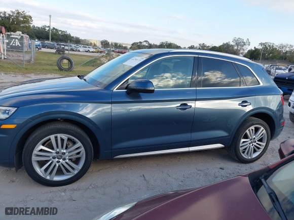 2018 Audi Q5 Premium Plus with VIN WA1BNAFY1J2011912, listed as a IAAI auction lot 41234915 with 86,471 mi miles. Bid and sale history available at carsss.com. Image 14.