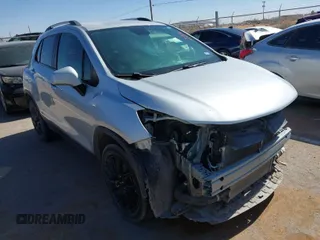2022 Chevrolet Trax LT with VIN KL7CJPSM0NB561407, listed as a IAAI auction lot 41542090 with 22,992 mi miles. Bid and sale history available at carsss.com. Image 1.