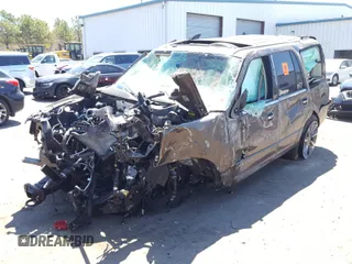 2016 Lincoln Navigator Reserve with VIN 5LMJJ2LT2GEL04567, listed as a Copart auction lot 37650040 with Not provided miles and Salvage title. Bid and sale history available at DreamBid. Image 2.