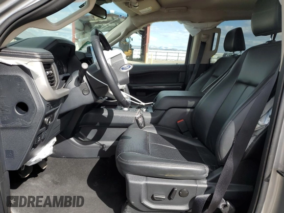 2024 Ford Expedition XLT with VIN 1FMJU1J89REA24859, listed as a Copart auction lot 53959425 with 42,684 mi miles and Salvage title. Bid and sale history available at DreamBid. Image 7.