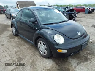 2000 Volkswagen Beetle GLS with VIN 3VWCA21C9YM499921, listed as a IAAI auction lot 42161756 with 74,194 mi miles and . Bid and sale history available at DreamBid. Image 1.