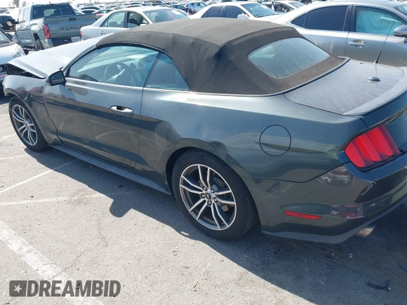 2016 Ford Mustang EcoBoost Premium z VIN 1FATP8UH7G5279277, wystawiony jako IAAI lot #42309882 z przebiegiem 111 519 mil mil oraz . Historia ofert i sprzedaży dostępna na DreamBid. Obrazek 3.