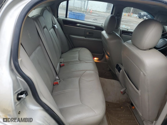2007 Lincoln Town Car Signature Limited with VIN 1LNHM82W67Y634069, listed as a Copart auction lot 43238685 with 218,610 mi miles and Salvage Title. Bid and sale history available at carsss.com. Image 10.