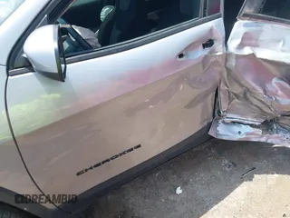 2018 Jeep Cherokee Latitude с VIN 1C4PJLCB7JD542457, выставлен на аукционе IAAI как лот 42336697 с пробегом 73 714 миль миль и . История ставок и продаж доступна на DreamBid. Изображение 6.