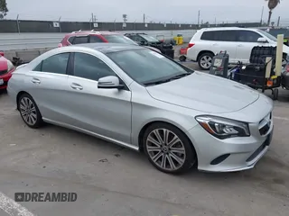 2018 Mercedes-Benz CLA 250 z VIN WDDSJ4EBXJN593951, wystawiony jako IAAI lot #42465181 z przebiegiem 76 114 mil mil oraz . Historia ofert i sprzedaży dostępna na DreamBid. Obrazek 1.