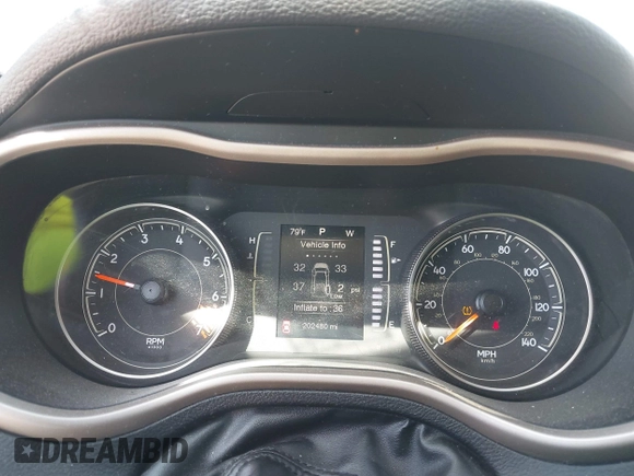 2015 Jeep Cherokee Sport z VIN 1C4PJMAB5FW533924, wystawiony jako IAAI lot #42245990 z przebiegiem 202 480 mil mil oraz . Historia ofert i sprzedaży dostępna na DreamBid. Obrazek 7.