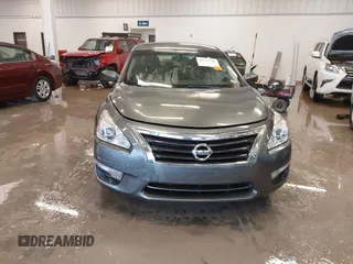 2015 Nissan Altima 2.5 S with VIN 1N4AL3AP8FC266100, listed as a IAAI auction lot 41535510 with 111,566 mi miles. Bid and sale history available at carsss.com. Image 13.
