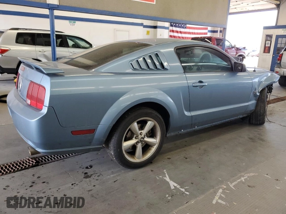 2006 Ford Mustang GT Deluxe with VIN 1ZVFT82H465170230, listed as a Copart auction lot 62721065 with 41,977 mi miles and Salvage title. Bid and sale history available at DreamBid. Image 3.