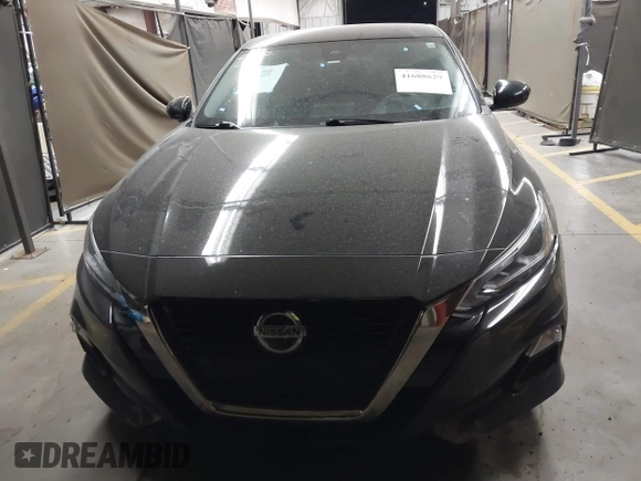 2020 Nissan Altima 2.5 SR with VIN 1N4BL4CV5LC283132, listed as a IAAI auction lot 41688629 with 89,089 mi miles. Bid and sale history available at carsss.com. Image 12.